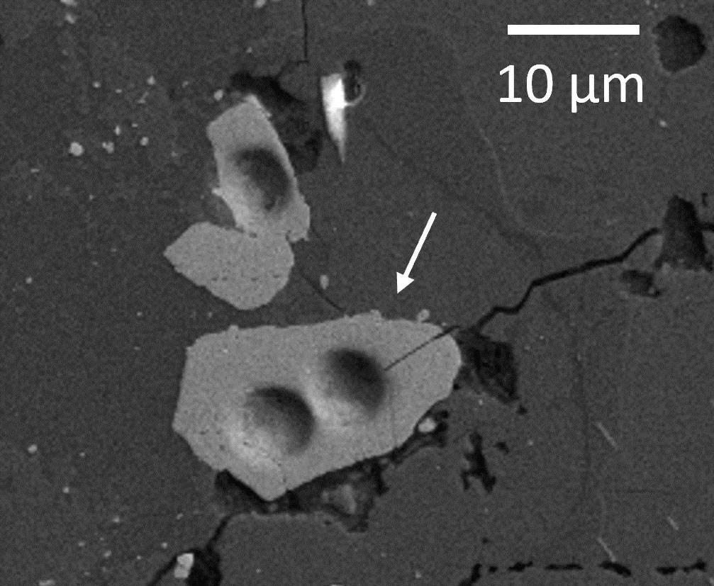 科学家们错了：微小晶体揭示月球比之前认为的要古老数百万年