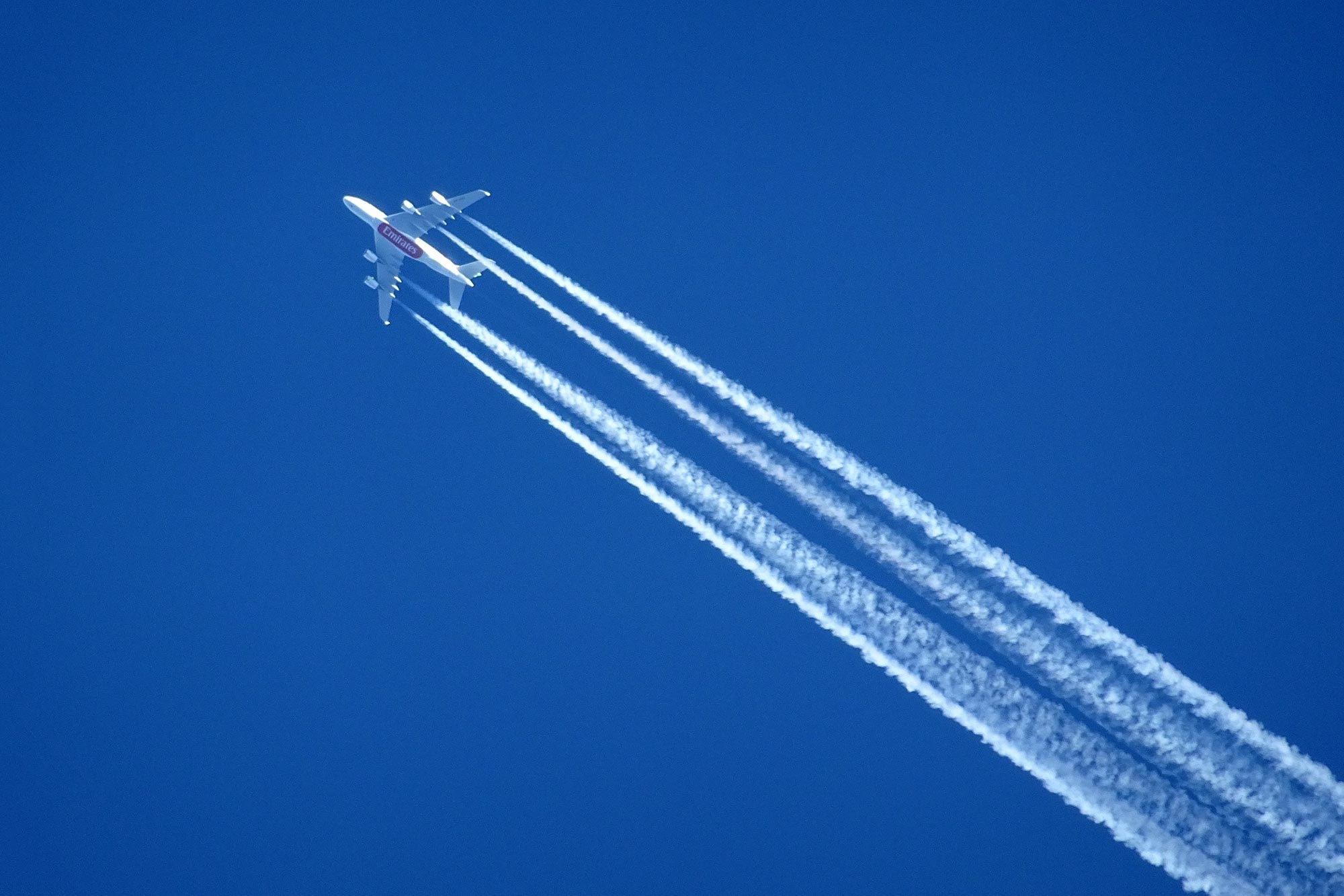 Airplane-Contrails.jpg