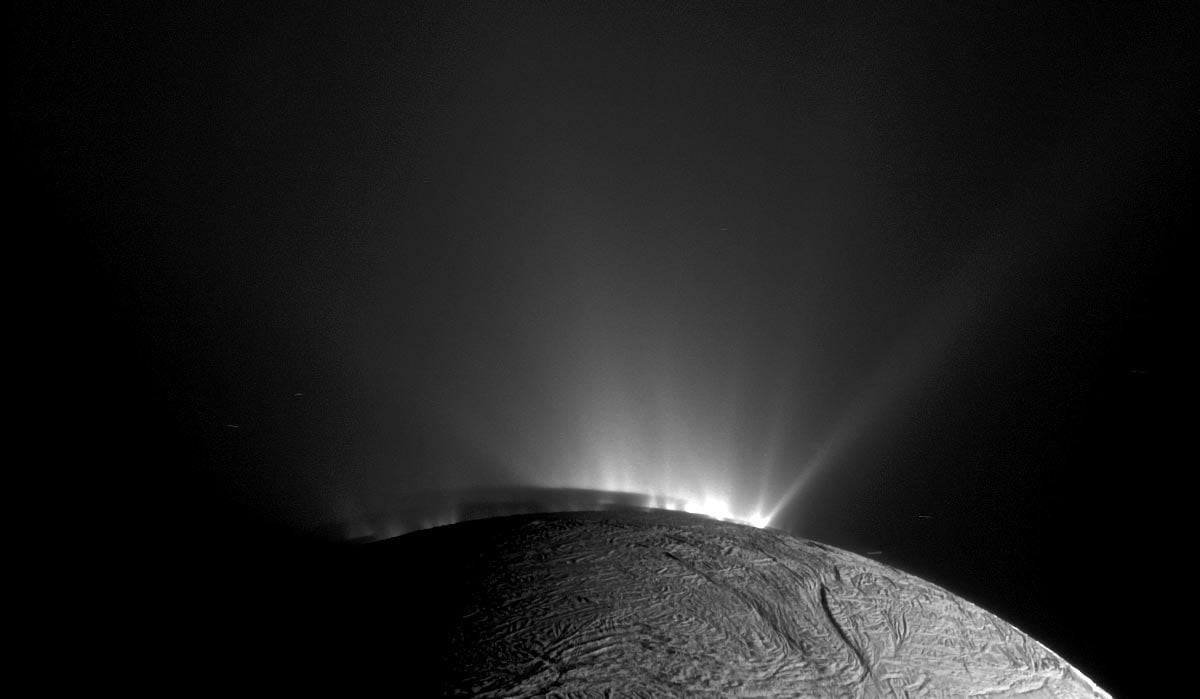 Cassini-Enceladus-Geyser-Basin.jpg