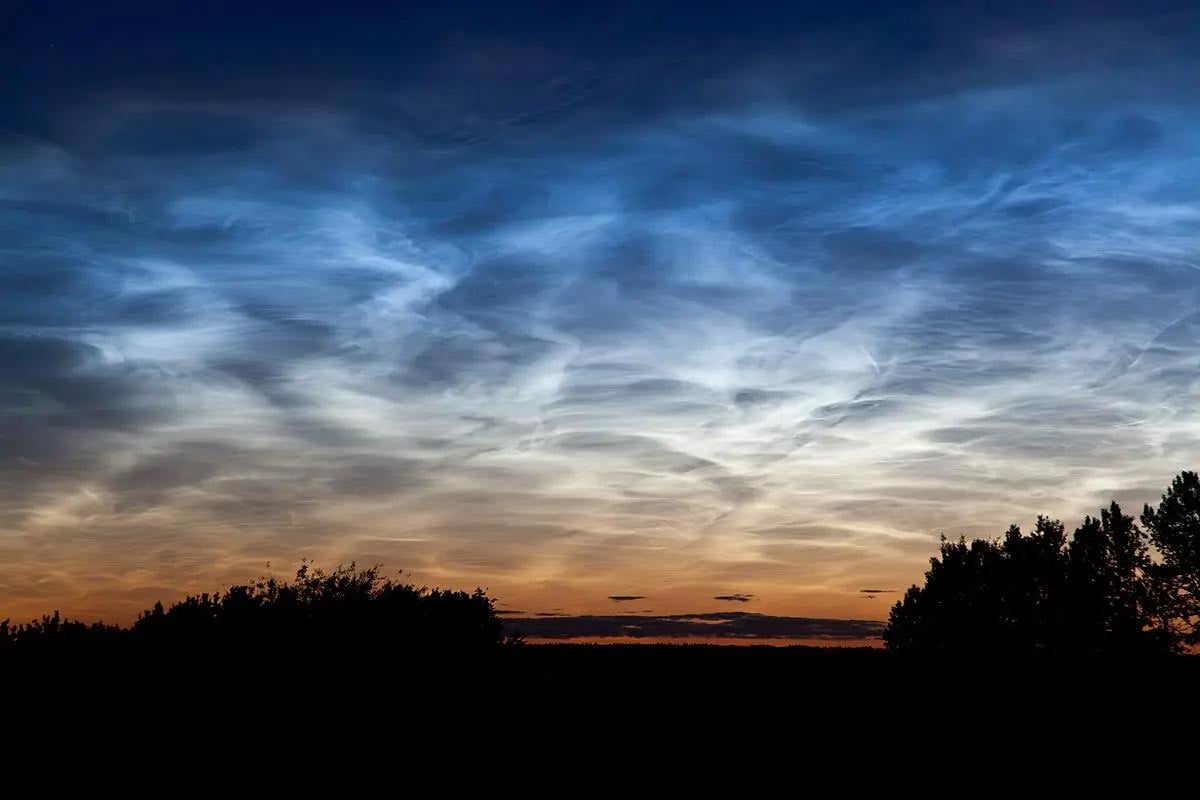 Noctilucent-Clouds-Edmonton-Alberta-Canada.jpg