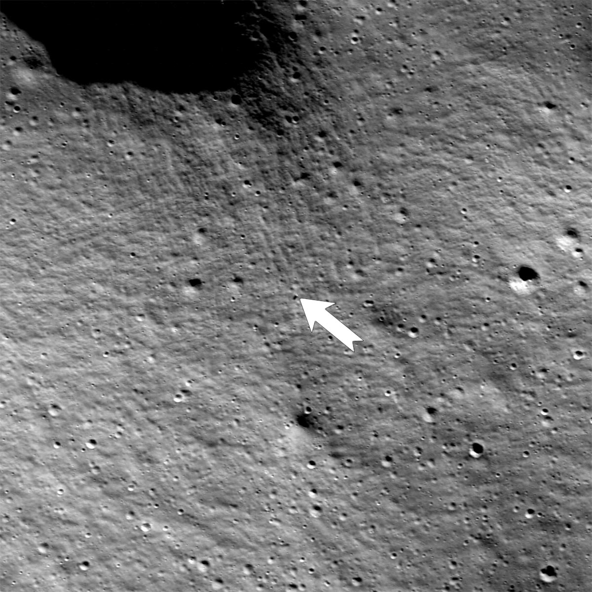 LRO-Views-Odysseus-Landing-Site-on-Moon-Arrow.jpg