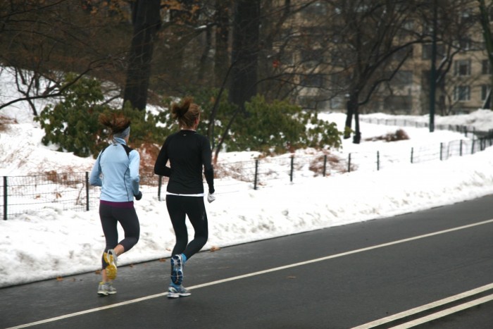 晨跑vs夜跑 到底哪个更健康？都比不跑强