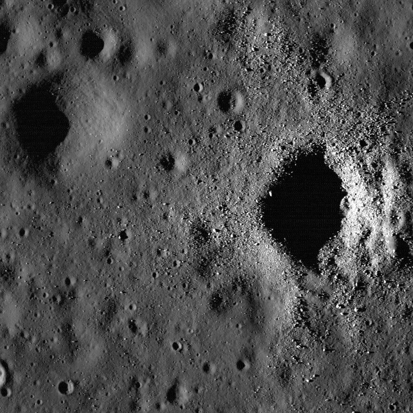Fresh-Crater-on-Oceanus-Procellarum(1).jpg